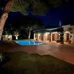 Casa De Colinas By Vintage Travel
