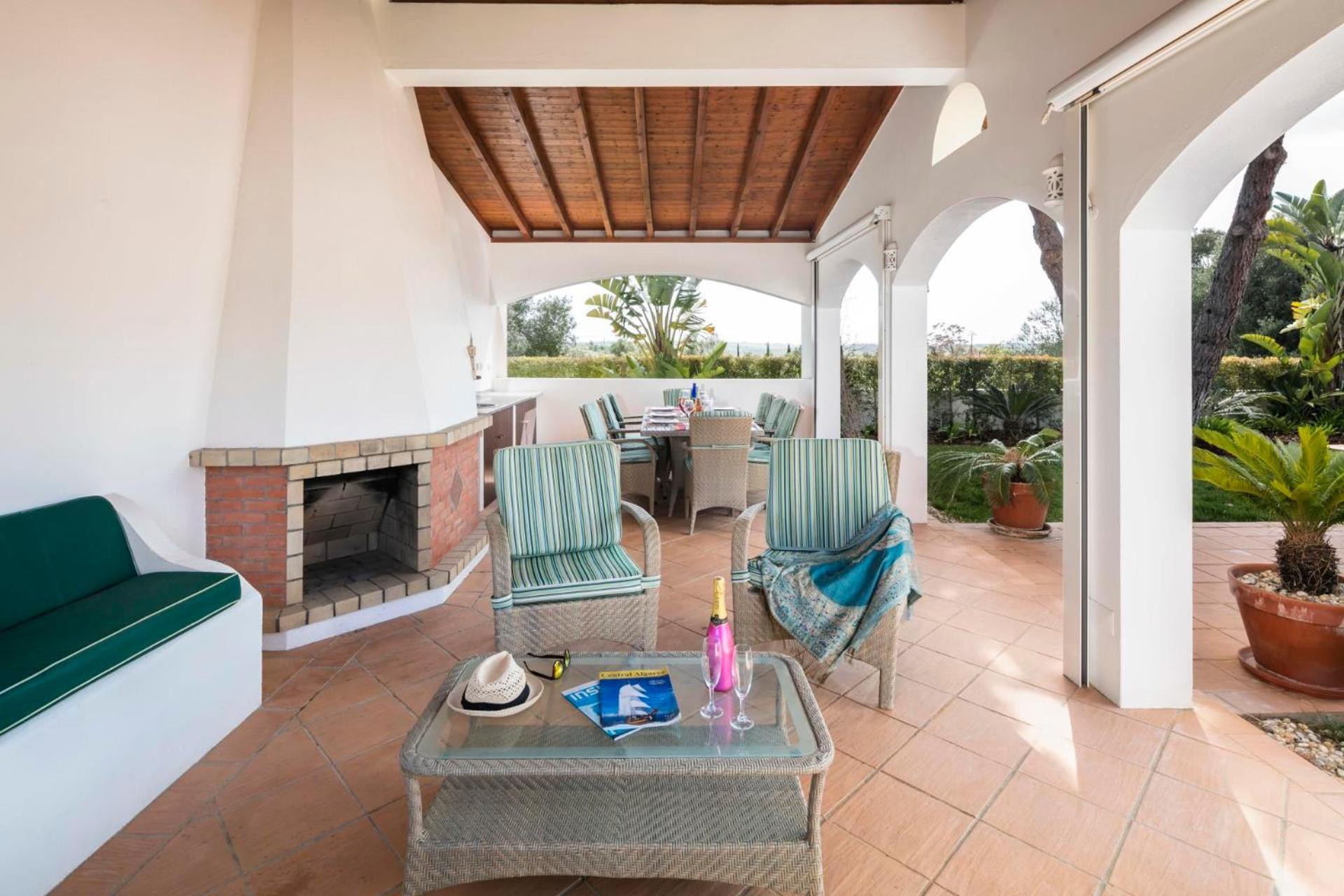 Casa De Colinas By Vintage Travel * Lagos