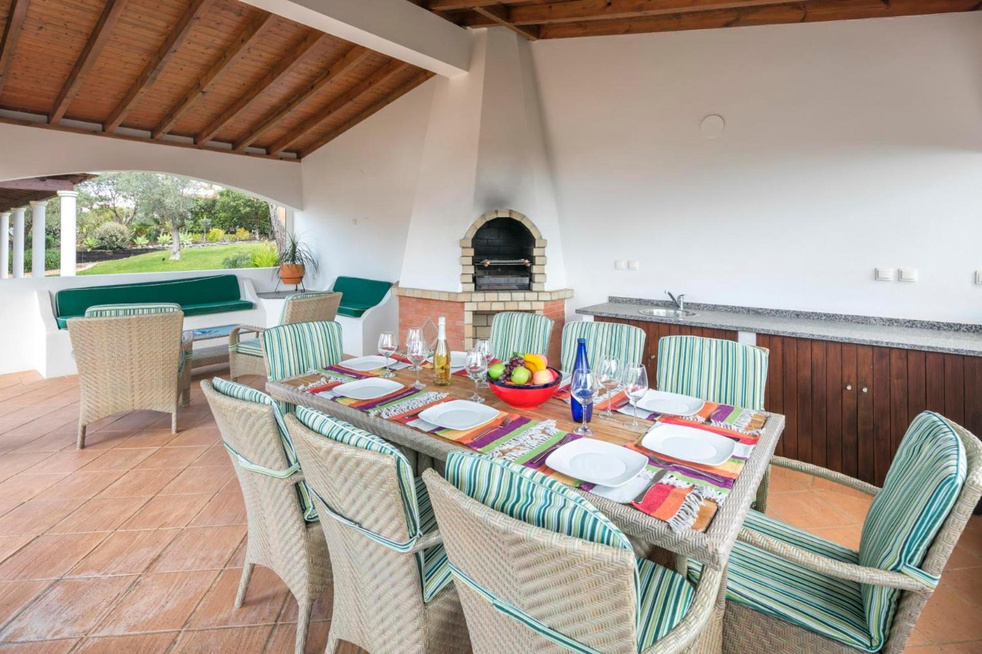 Casa De Colinas By Vintage Travel * Lagos
