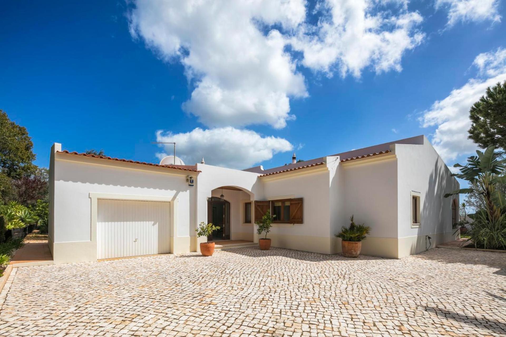 Casa De Colinas By Vintage Travel